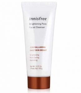 Spuma de curatare Brithening Pore Innisfree