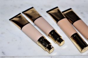 ESTÉE LAUDER MOISTURIZING MAKEUP 